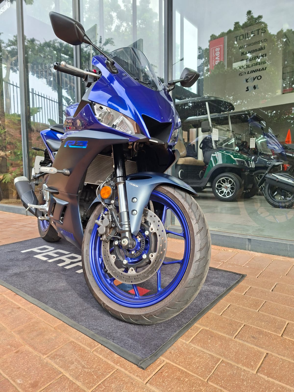 2023 YAMAHA R3