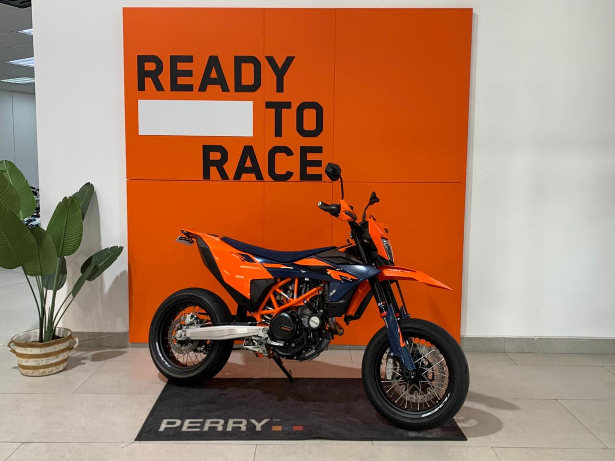 2026 KTM 690 SMC-R