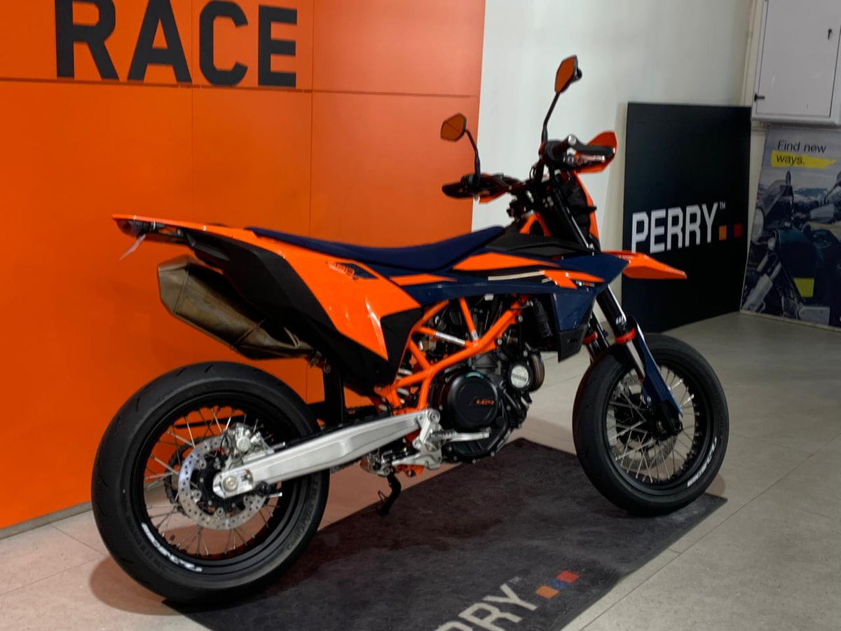 2026 KTM 690 SMC-R