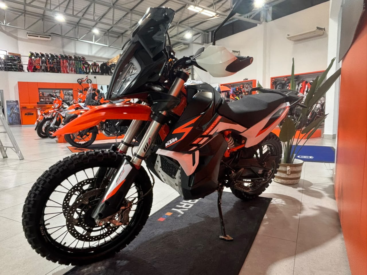 2022 KTM 890 Adventure-R