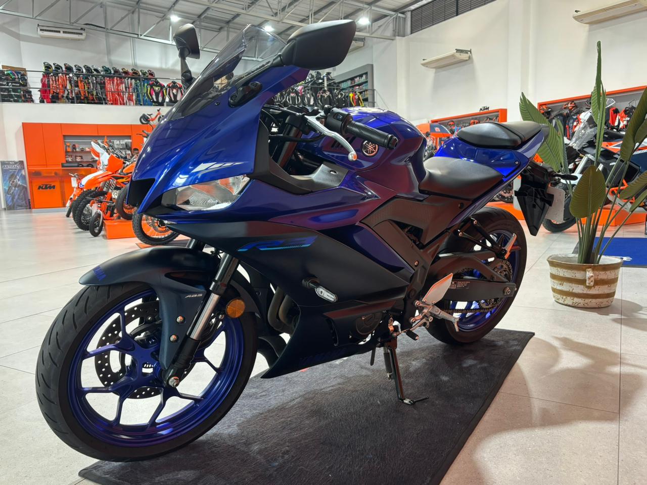2023 Yamaha YZF R3