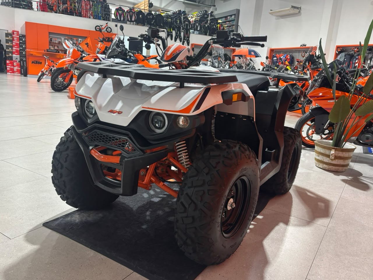 2025 KAYO AU180