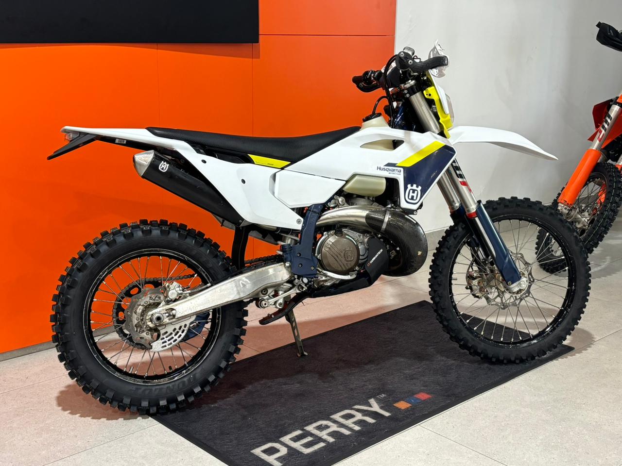 2025 Husqvarna TE 300