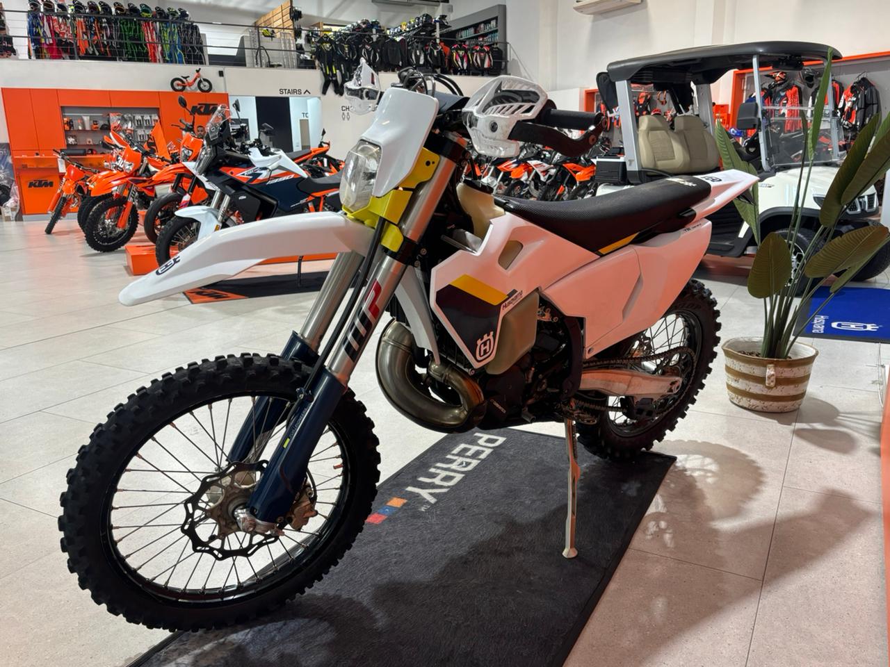 2025 Husqvarna TE 300